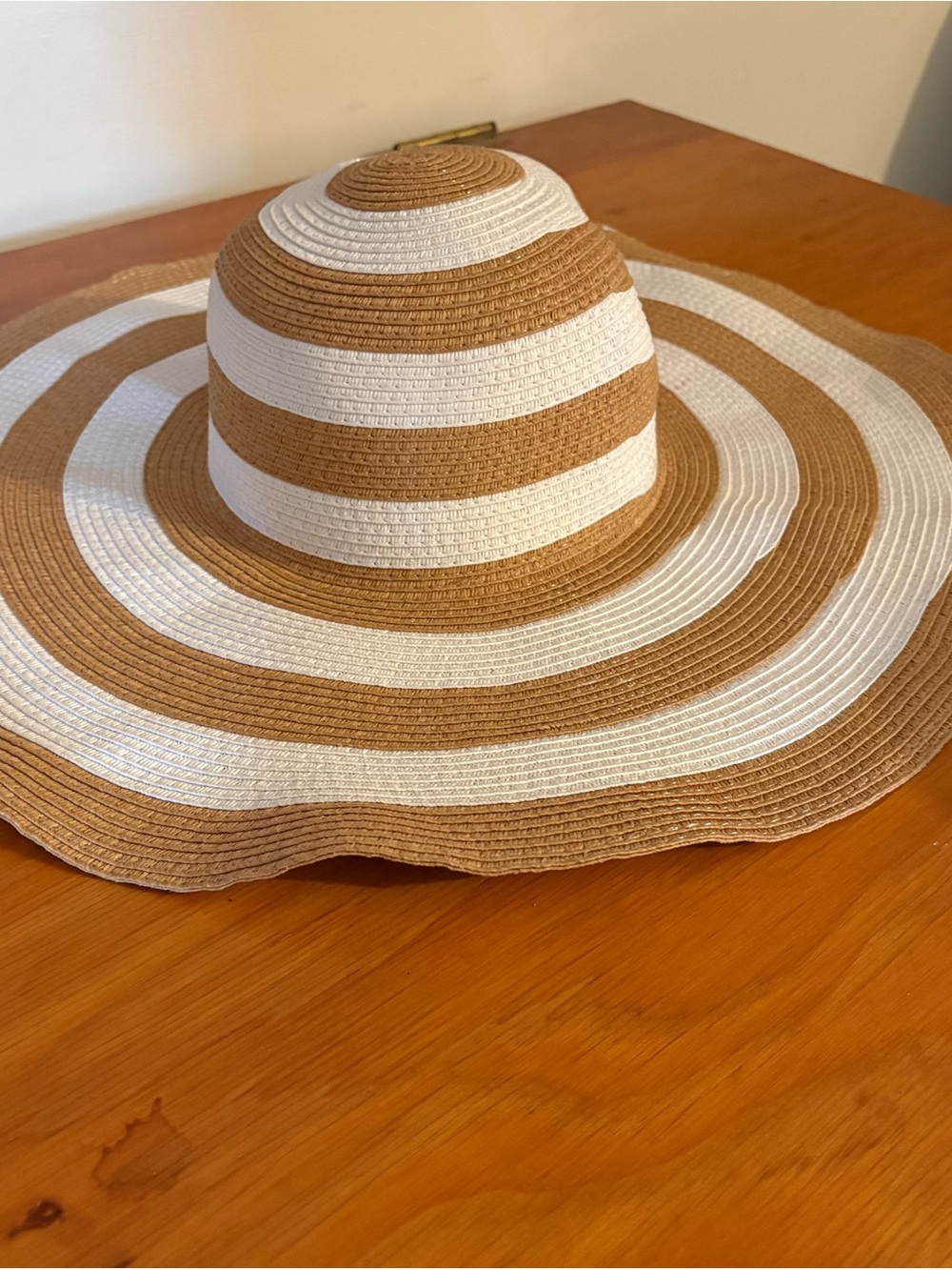 Striped Wide Brim Sun Hat in White and Tan